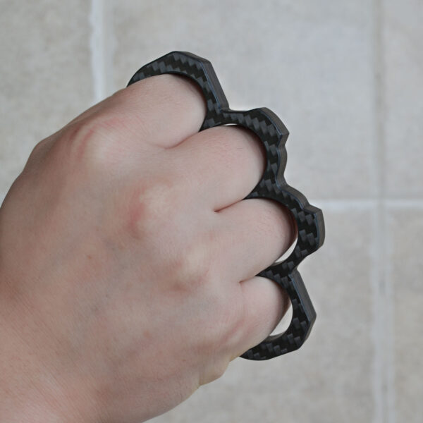 Carbon Fiber Four-Finger Knuckle Duster – Lightweight Self-Defense & Survival Gear - Image 4